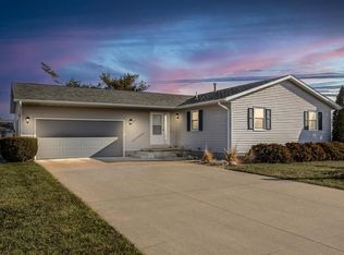 119 Autumn St SW, Shellsburg, IA 52332