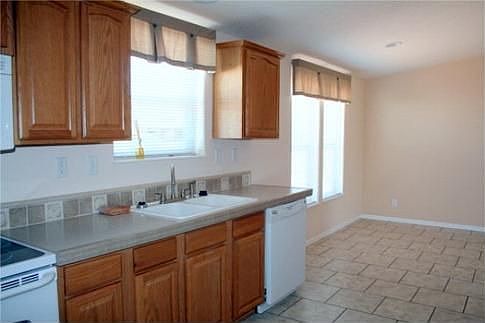 4th image of 884 N Deer Creek Dr