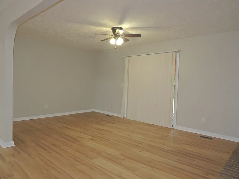 7115 Enfield Dr — Photo 7
