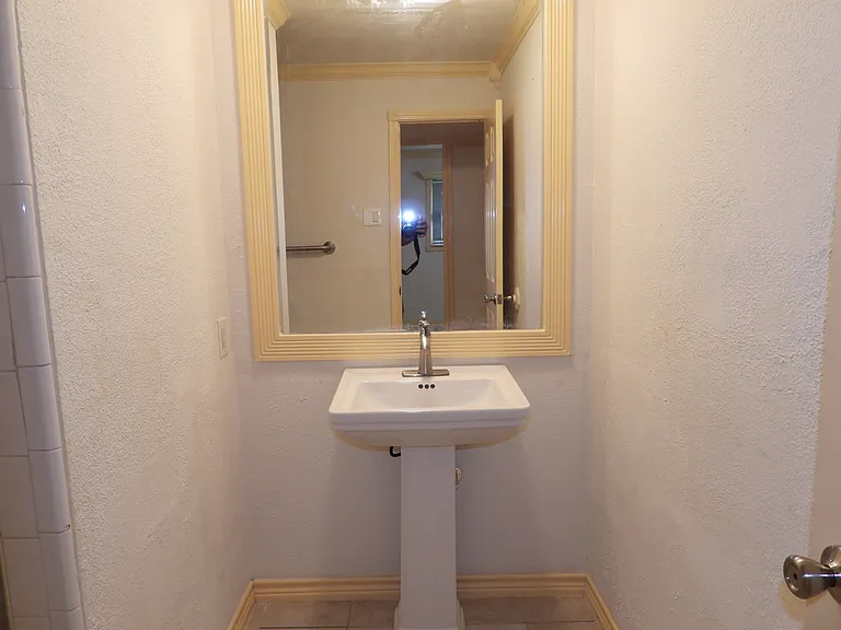 14327 Lorne Dr — Photo 6