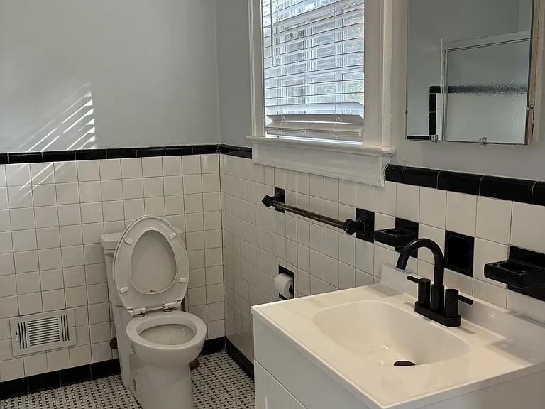 3348 N Pitt St — Photo 31
