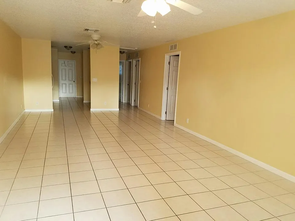 Living/dining room