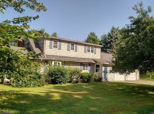 93 Quakertown Rd, Pittstown, NJ 08867