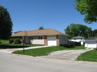 502 Henry St, Williamsburg, IA