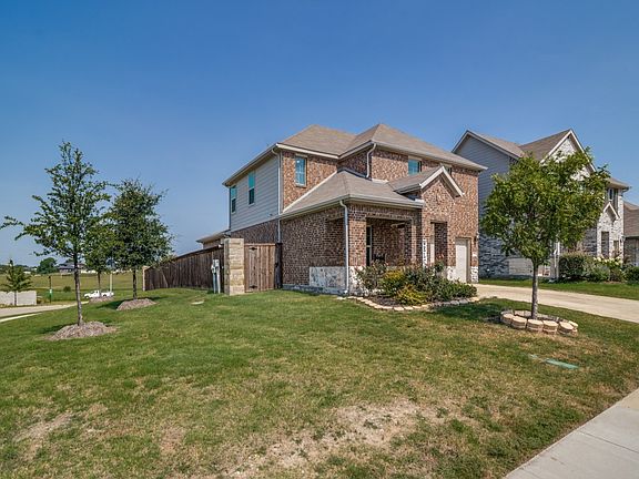 2nd image of 1118 Spectra Dr