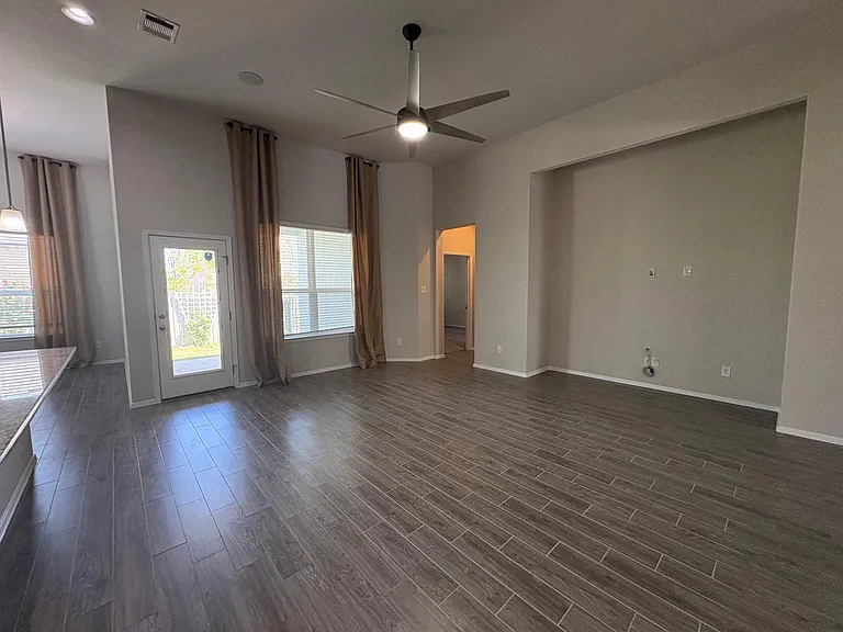 13701 Ronald Reagan Blvd #32 — Photo 13