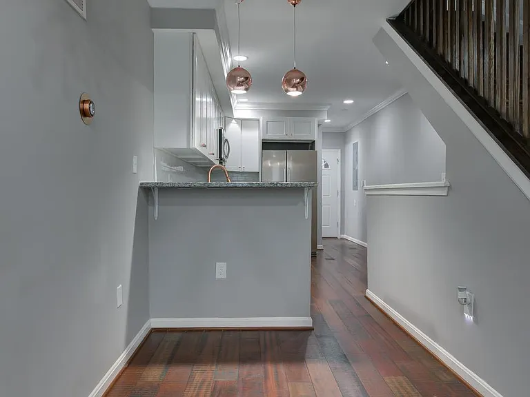 16 N Bradford St — Photo 8