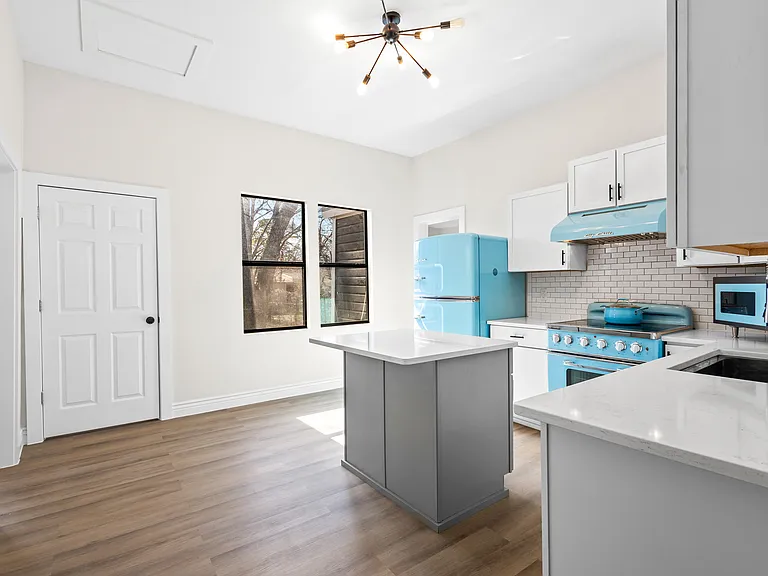 814 W Fern St — Photo 8