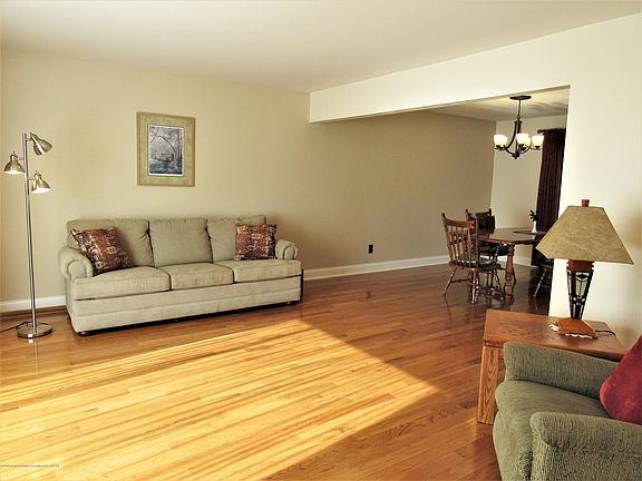 4th image of 1867 Ann St