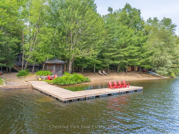 1071 Strachan Point Rd, Muskoka Lakes, ON P0C 1A0