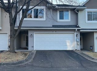 8682 Norway St NW, Coon Rapids, MN 55433