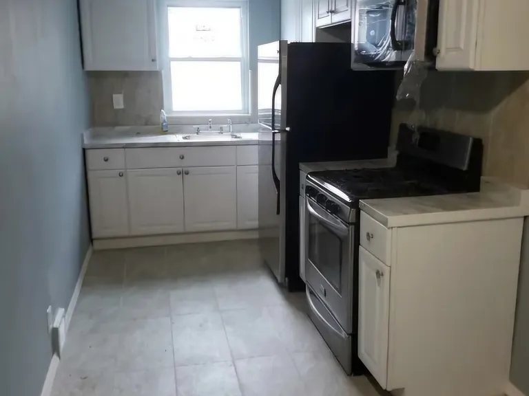 942 Pratt St #22 — Photo 6