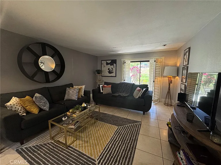72399 Ridgecrest Ln — Photo 2