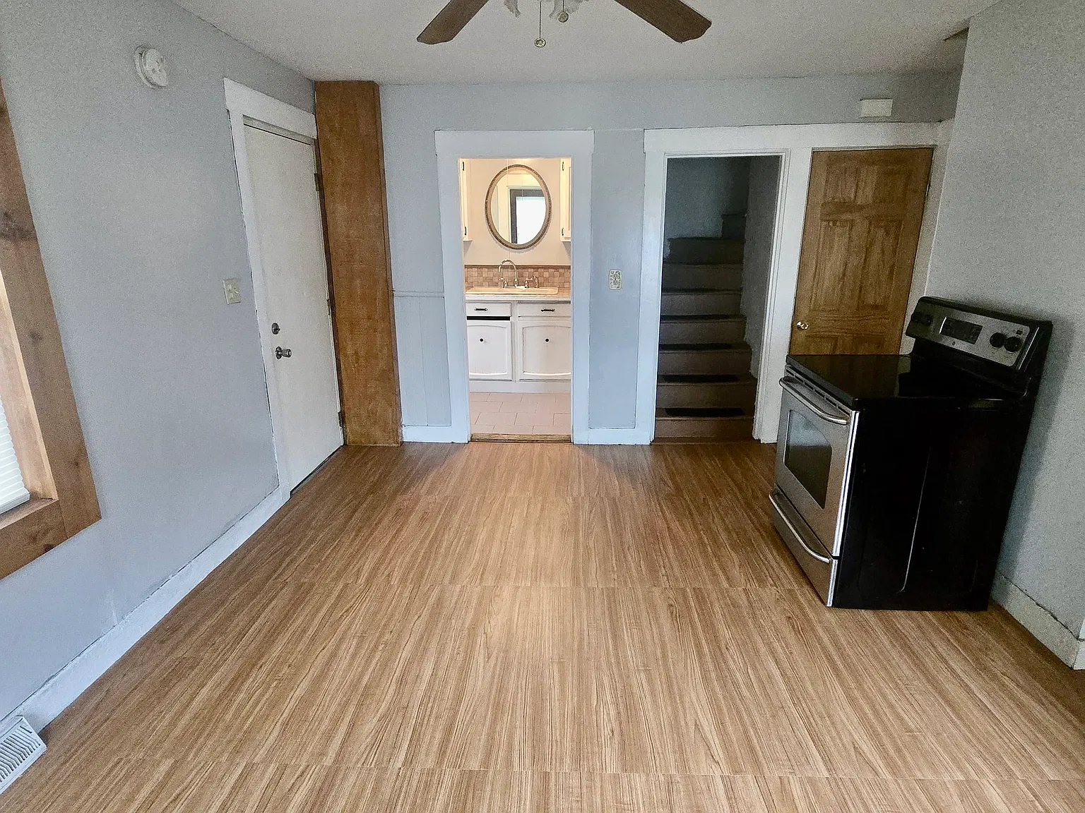 3 bed, 1144 sqft, $1,900 — Photo 4