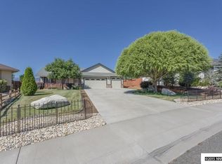 945 Ranchview Cir, Carson City, NV 89705