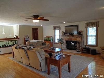 4th image of 8432 Grandview Dr