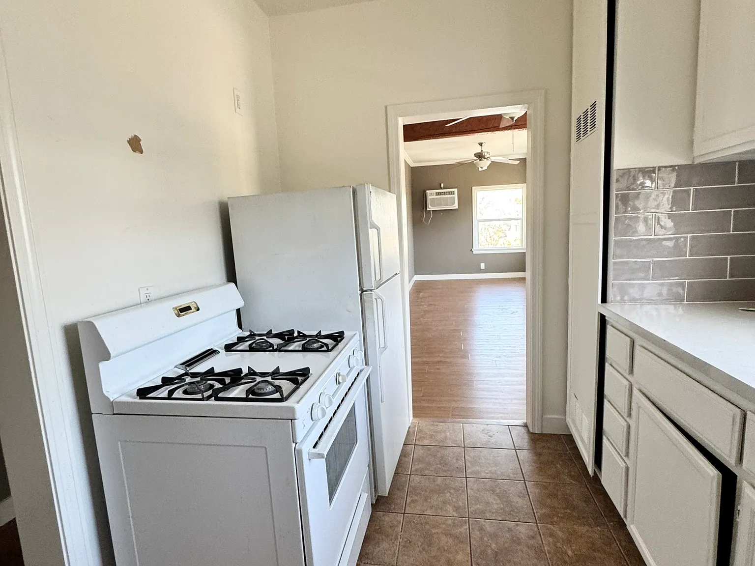 1 bed, 650 sqft, $1,925 — Photo 3