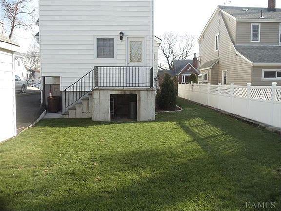 3rd image of 41 Hardy Pl