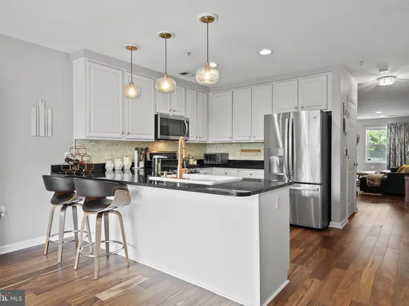 340 S West St, Alexandria, VA 22314
