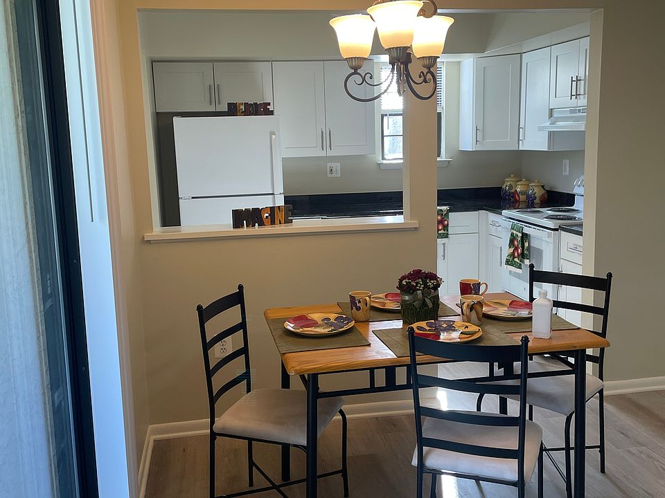 Dining area and kitchen view