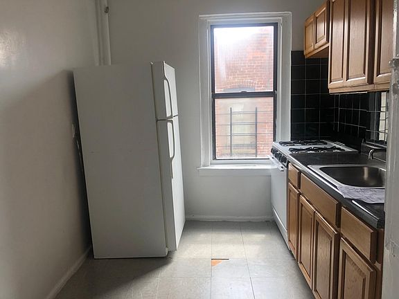 2nd image of 1270 Taylor Ave