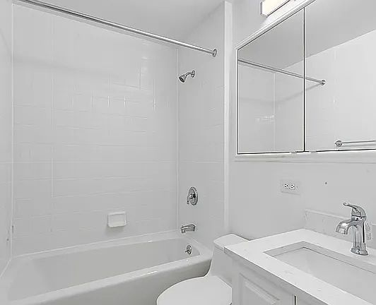 5th image of 136 E 55th St APT 8K
