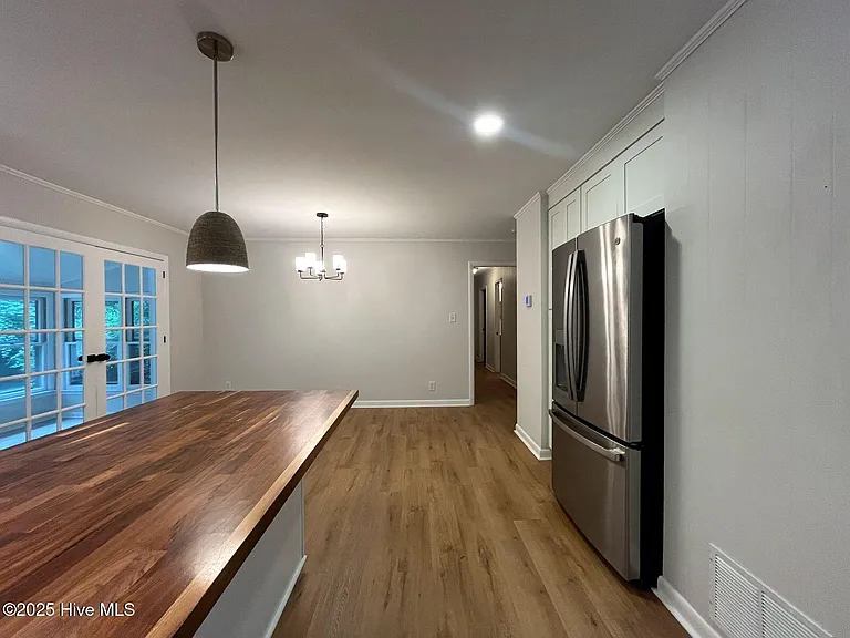440 E Massachusetts Ave — Photo 13