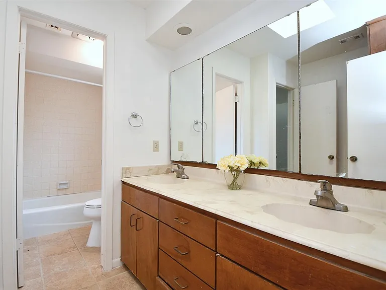 7718 Moondance Ln — Photo 22