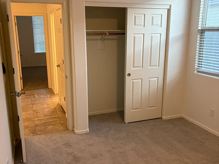 2146 W Tobias Way — Photo 31