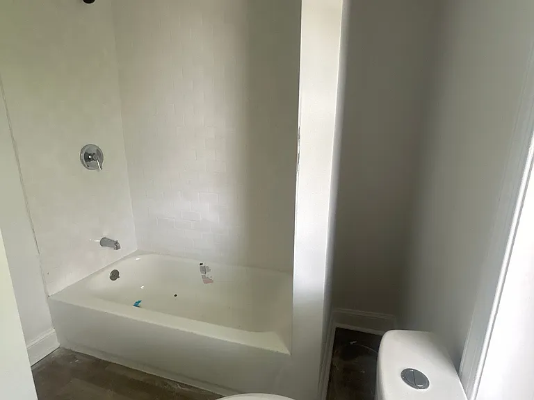 6403 Glenmore Ave — Photo 7