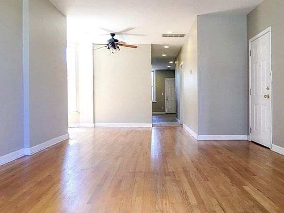 3rd image of 1248 N Wells St