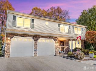 38 Netherwood Cir, Edison, NJ 08820