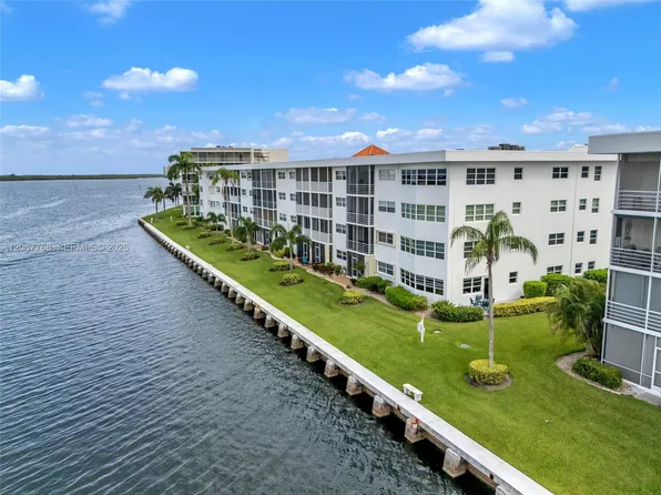 28 Yacht Club Dr APT 202, North Palm Beach, FL 33408