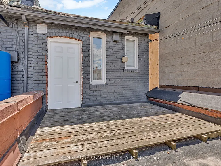 1822 Saint Clair Ave W #B — Photo 18