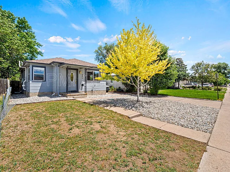 550 Winona Ct — Photo 1