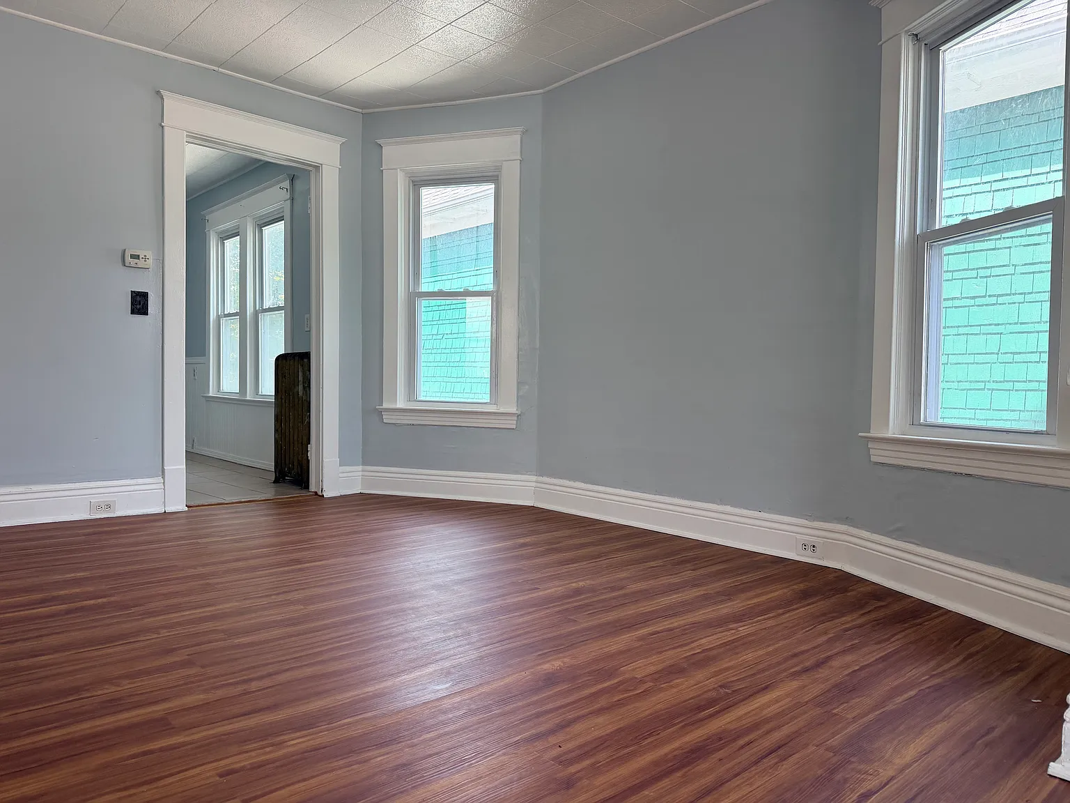 3 bed, 2000 sqft, $1,100 — Photo 2