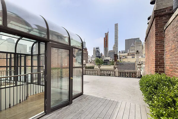 Sold by Brown Harris Stevens | media 19