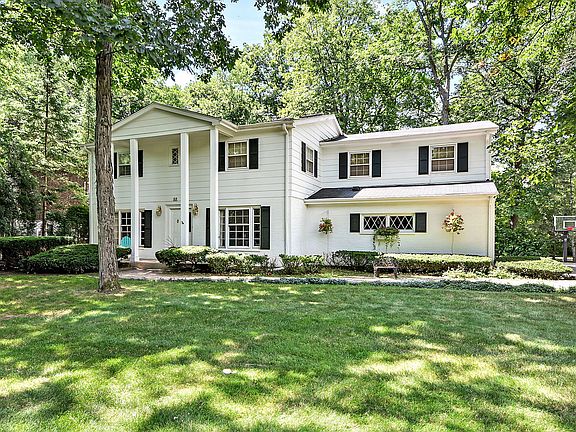 2nd image of 88 Oakwood Ln
