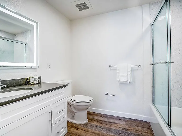 Cortona Point Apartments — Photo 9