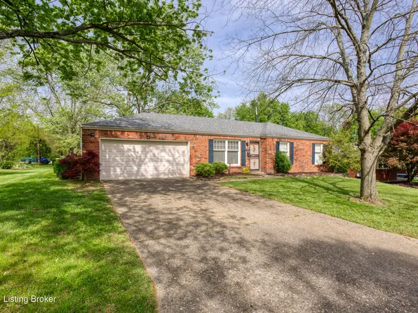 3301 Startan Ct, Louisville, KY 40220