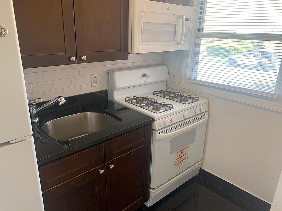 1st image of 1 Stevens St APT 8
