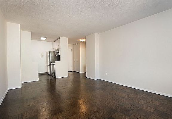 5th image of 330 W 56th St APT 5H