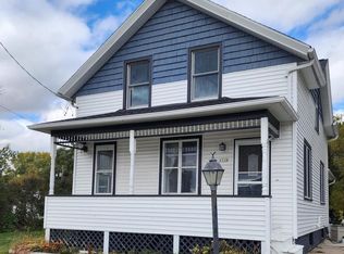 1118 Center Ave, Oostburg, WI 53070