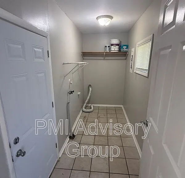 1414 SW 32nd St — Photo 7