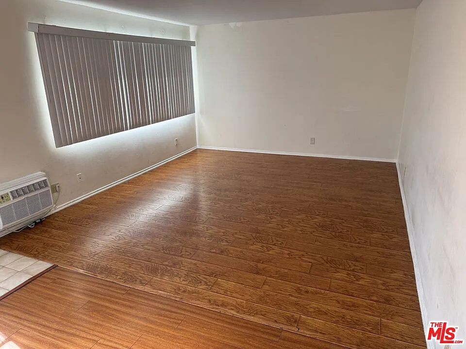 2 bed, 2.0 bath, 1200 sqft, $2,500 — Photo 3
