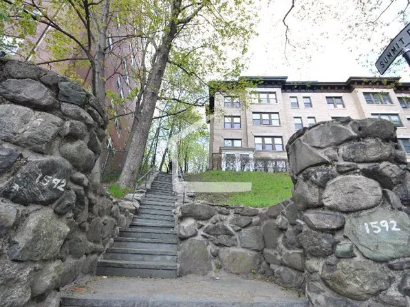 2-1592 Beacon St, Brookline, MA