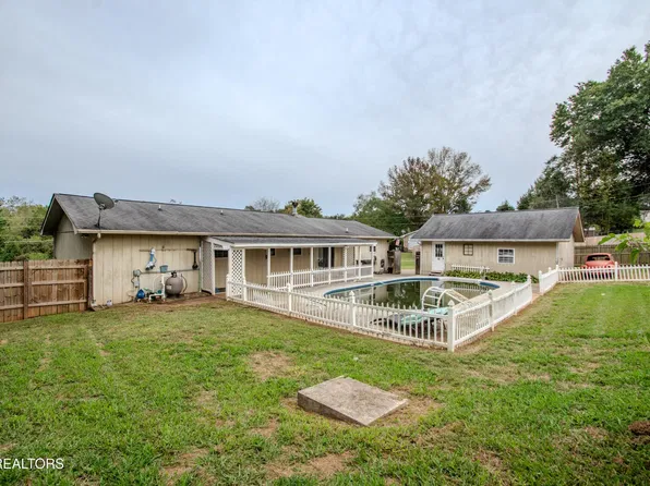 1194 Rawhide Trl, Lenoir City, TN 37772