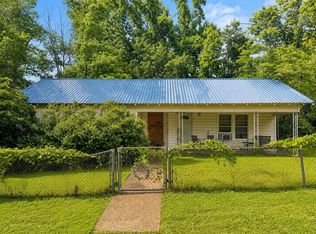 303 Davison St, Newton, TX 75966
