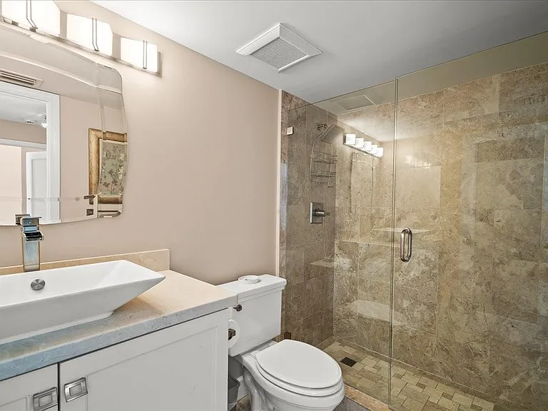 1890 S Ocean Dr #Penthouse 4 — Photo 26