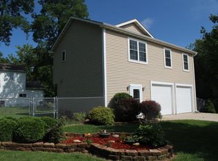 N6753 Club House Dr, Elkhorn, WI 53121